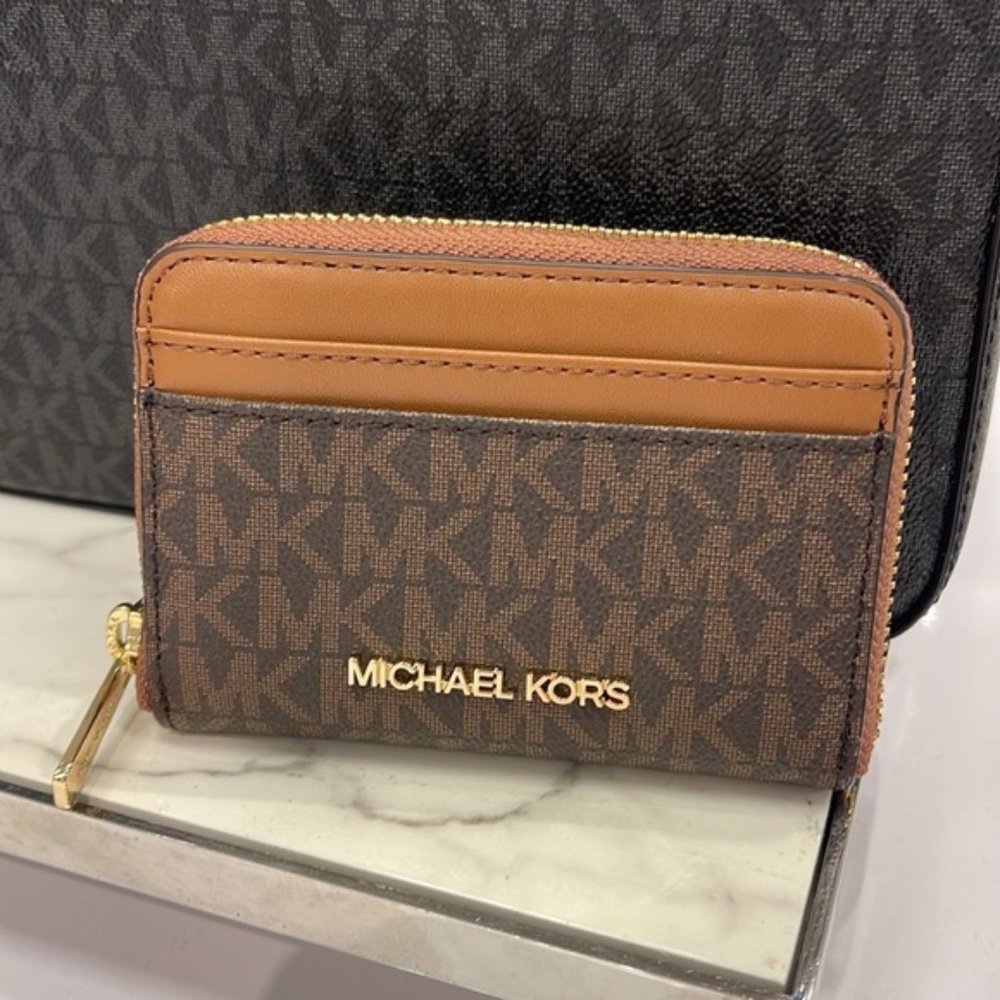 Michael Kors Jet Set Travel Medium Zip Around Card Case Brown